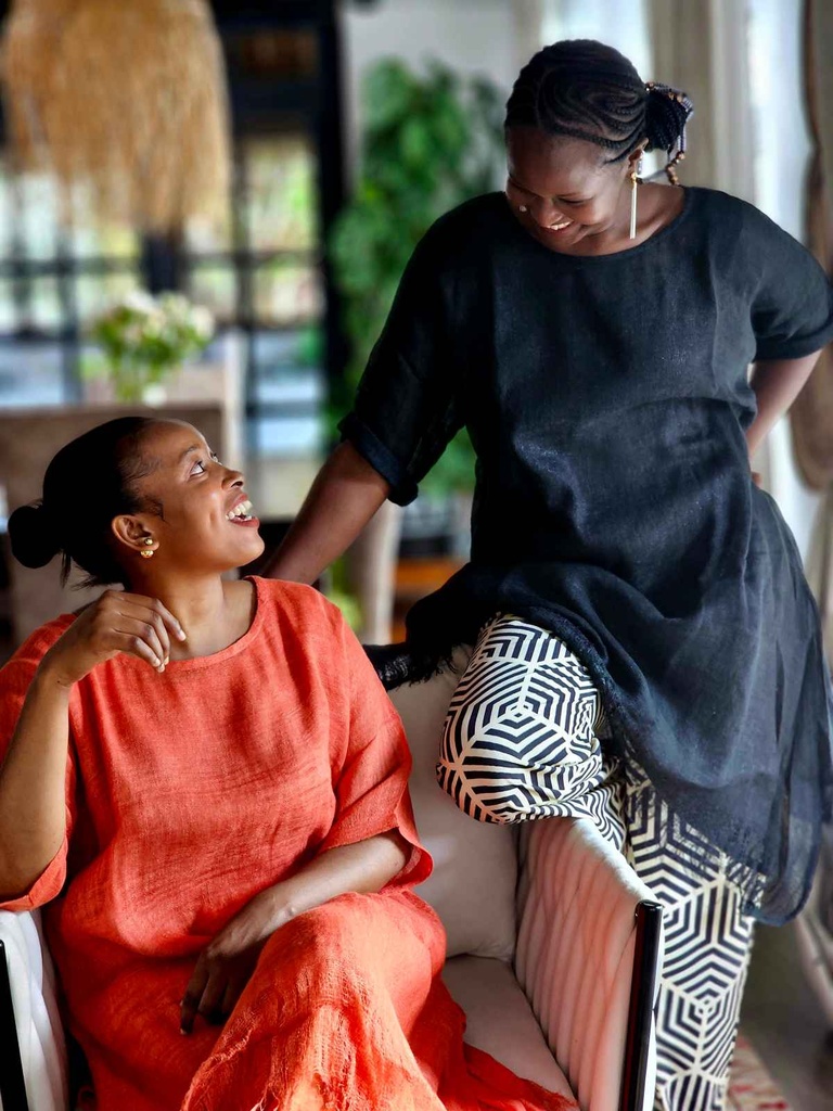 Linen gauze tunic in black