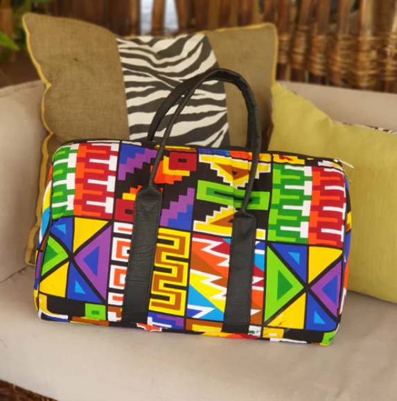 Mr. Kamundu Canvas, Travel