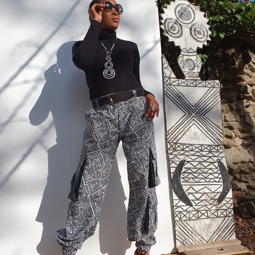 Cargo in black and white