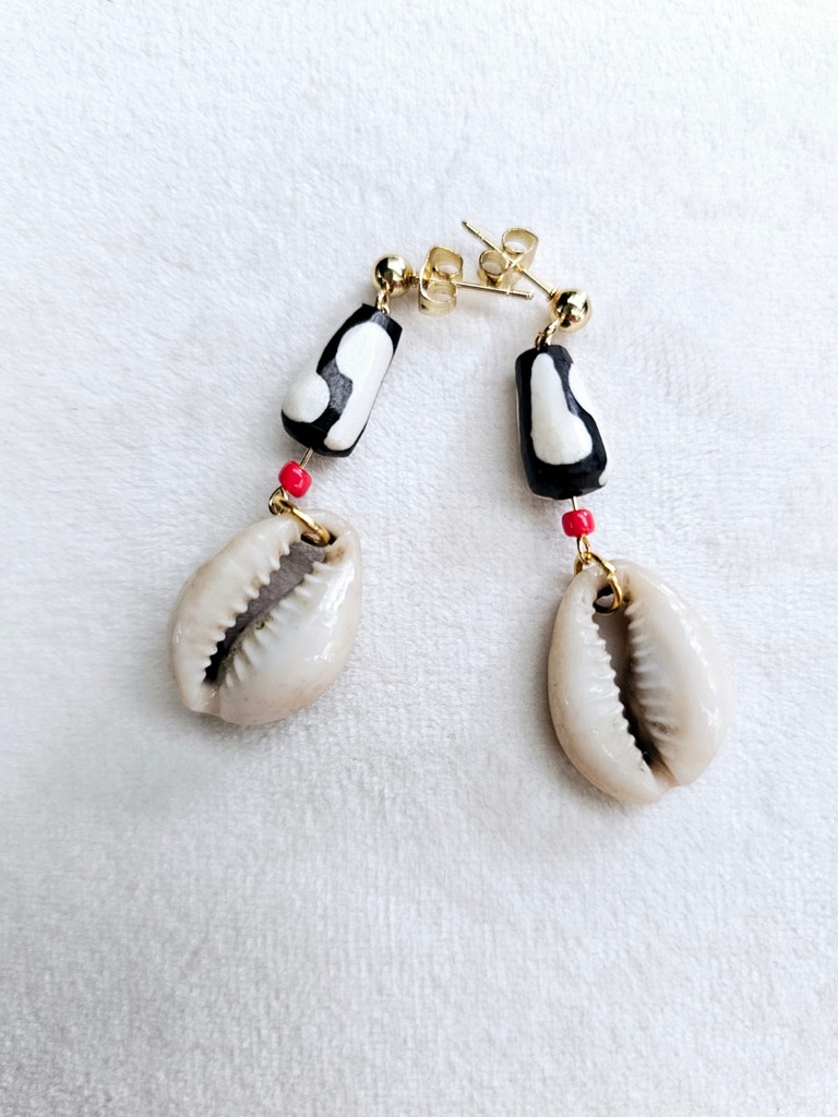Shell red pin earring