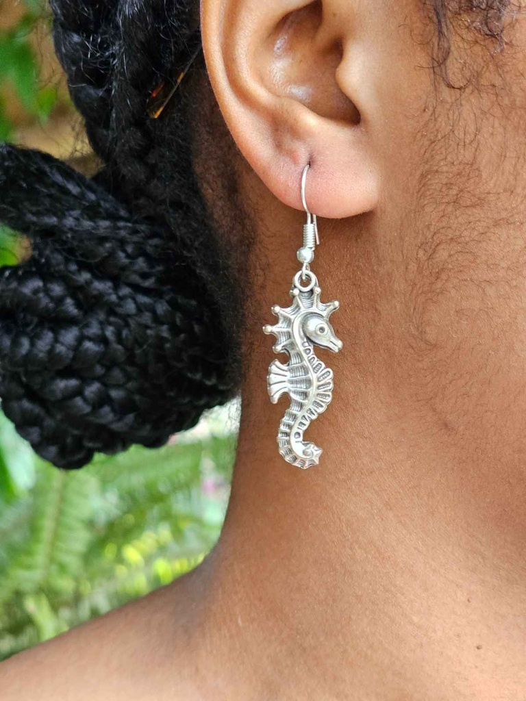 Silver seahorse