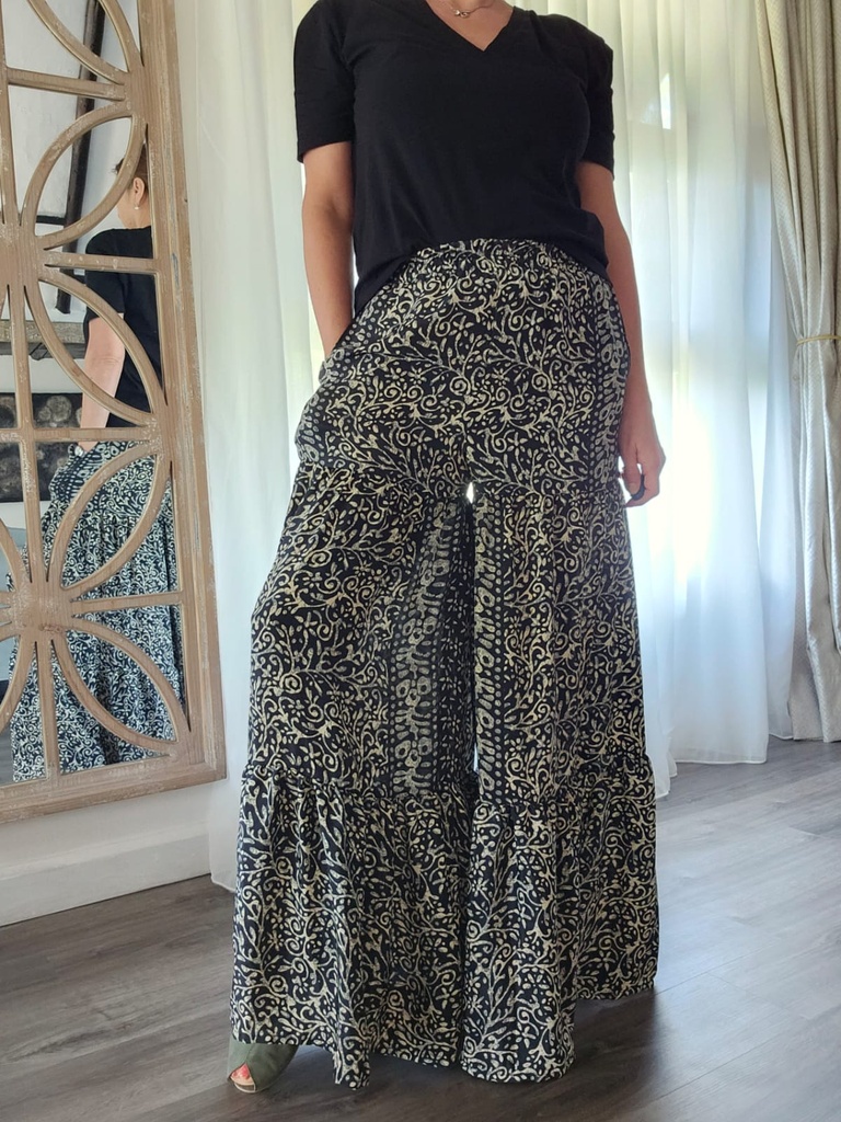 Jamila bw in silk
